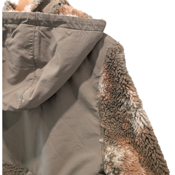 Patagonia Women's Shelled Retro-X Pullover M Tan Fleece Hoodie Outdoor Sherpa - Picture 7 of 8